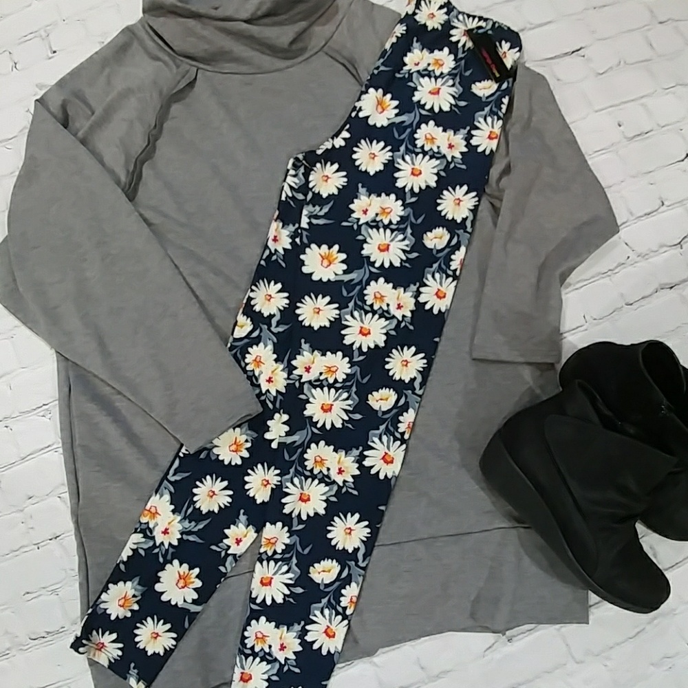NWT Leggings Depot Navy Floral Leggings